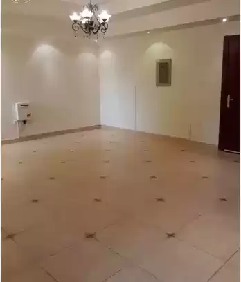 yerleşim Hazır Mülk 2 yatak odası U/F Apartman  kiralık içinde Al Sadd , Doha #7127 - 1  image 